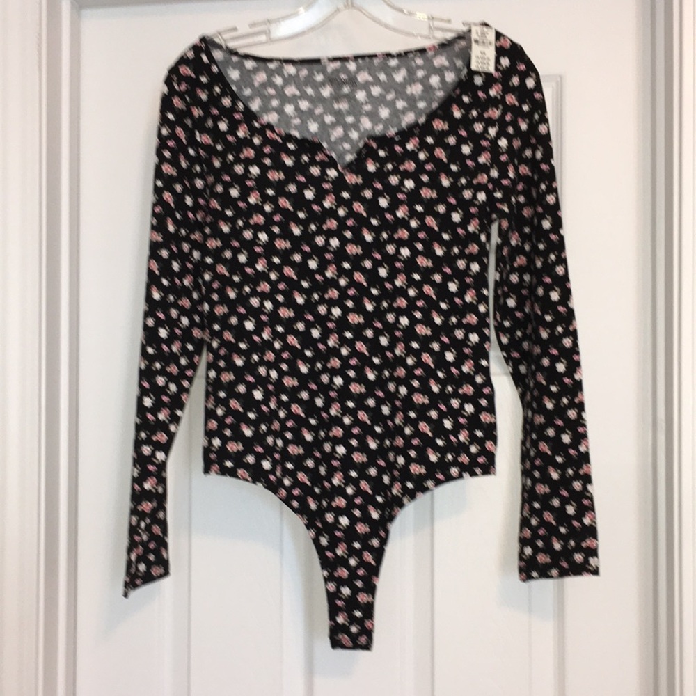 Victoria’s Secret-NWT-Bodysuit-Size Medium